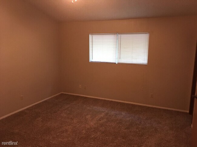 Building Photo - 3 br, 2 bath House - 3704 Saratoga Ave e.g...