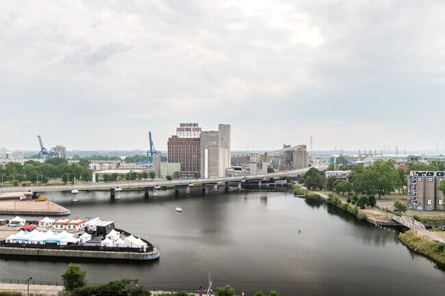 Photo du bâtiment - 100 Rue Murray