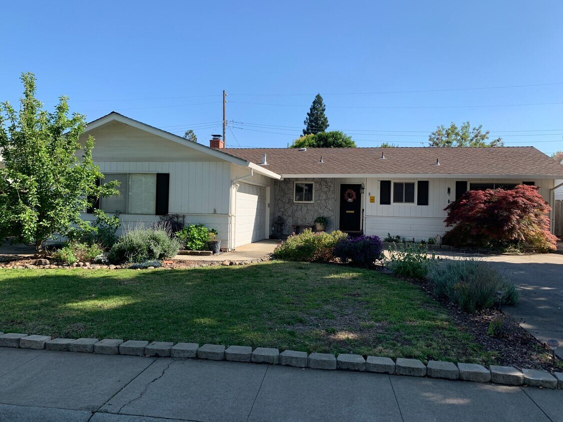 Primary Photo - Cute home in Northeast Chico!