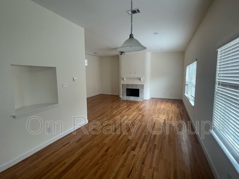 Foto del edificio - 11521 Main Maple Dr