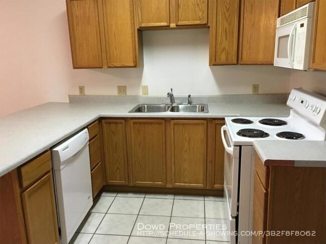 Building Photo - 2 bedroom in Bloomington IL 67104