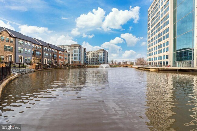 Foto del edificio - 13225 Lake Waterview Way