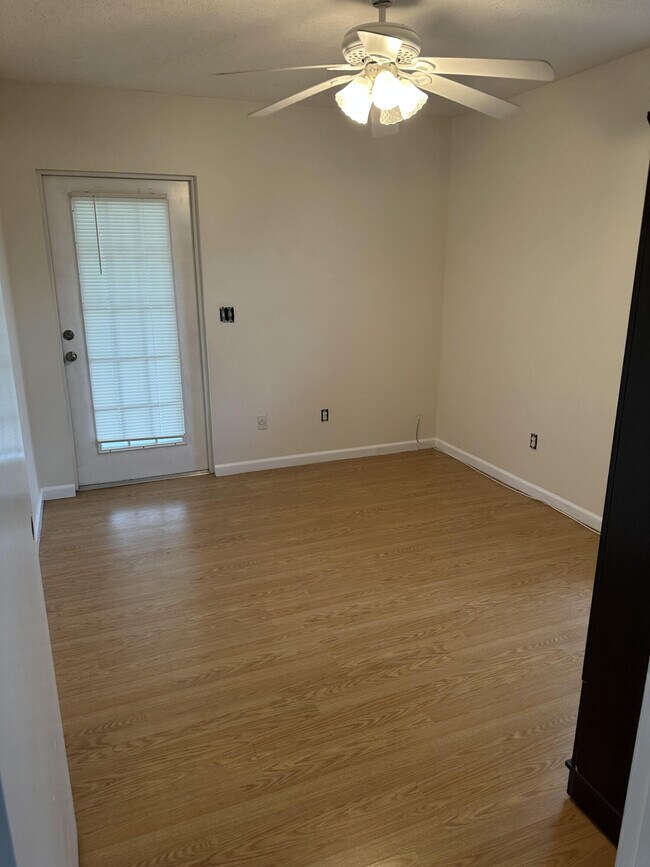 Foto del edificio - 1018 SW Abingdon Ave