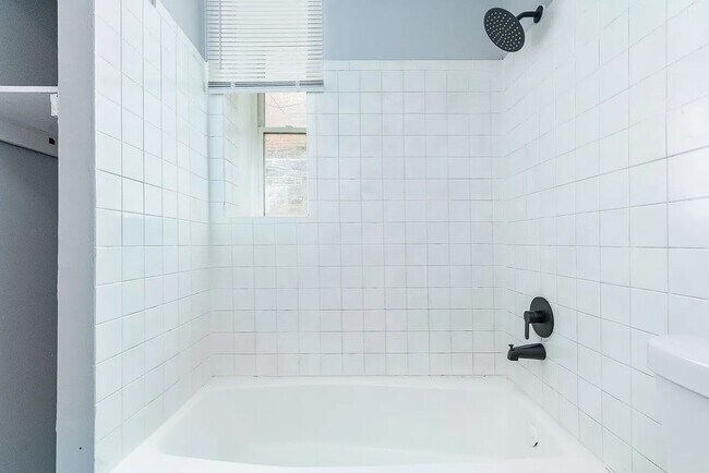 Foto del edificio - 6100 Nassau Rd