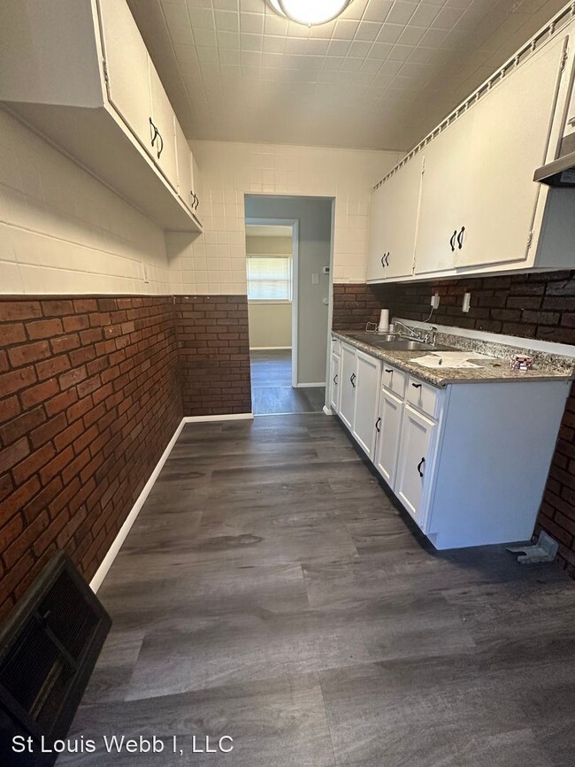 Building Photo - 3 br, 1 bath House - 10660 Dunkeld Cir