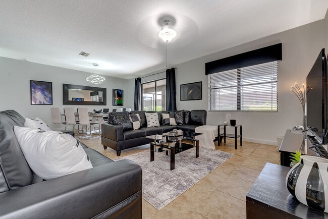 Building Photo - 1460 Moon Valley Dr