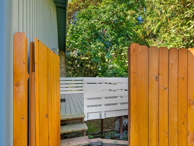 Photo - 1107 Meadowview Ct House