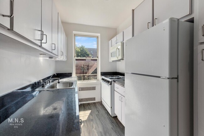 Foto del edificio - 2617 E 17th St