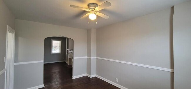 Foto del edificio - 4933 Edgemere Ave