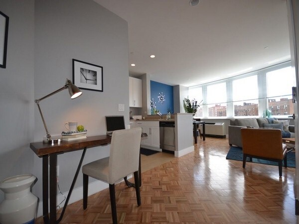 Foto principal - 97-33 Queens Blvd