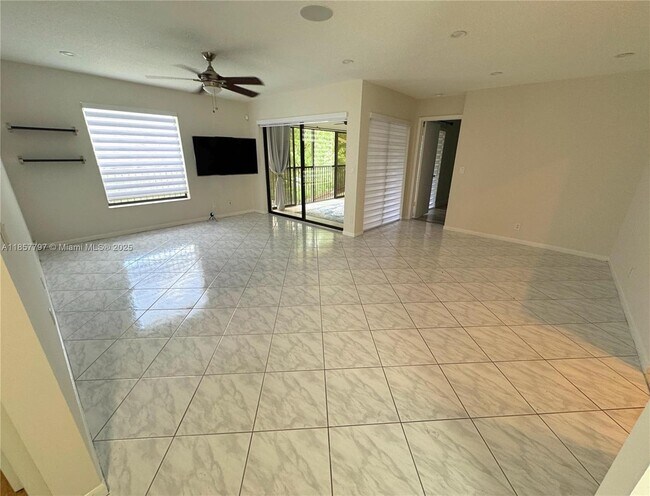 Building Photo - 3283 Cocoplum Cir