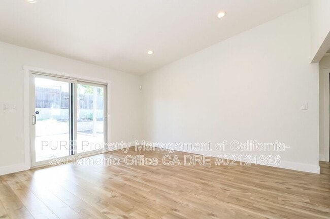 Building Photo - 5713 Mesa Verde Cir