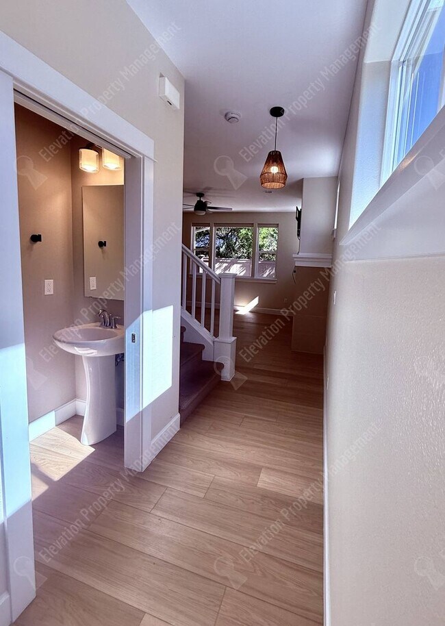Foto del edificio - Modern 3 BR home in NE Bend near Orchard Park