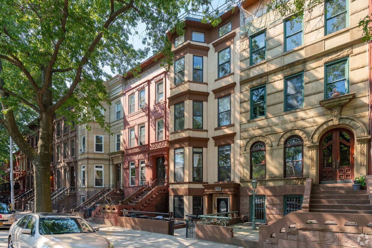 Primary Photo - 91 Macon St