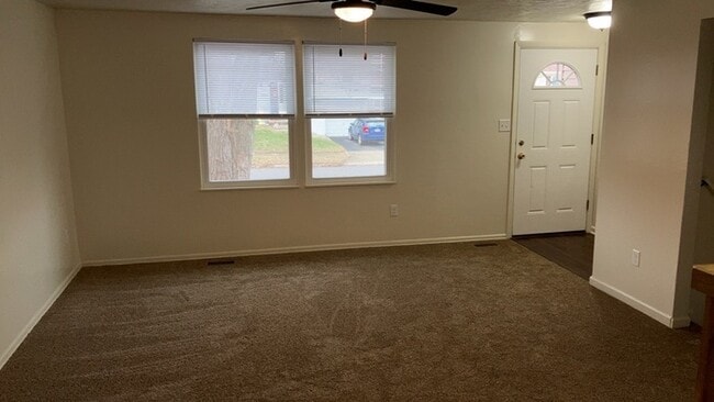 Building Photo - 105 Woodard Dr