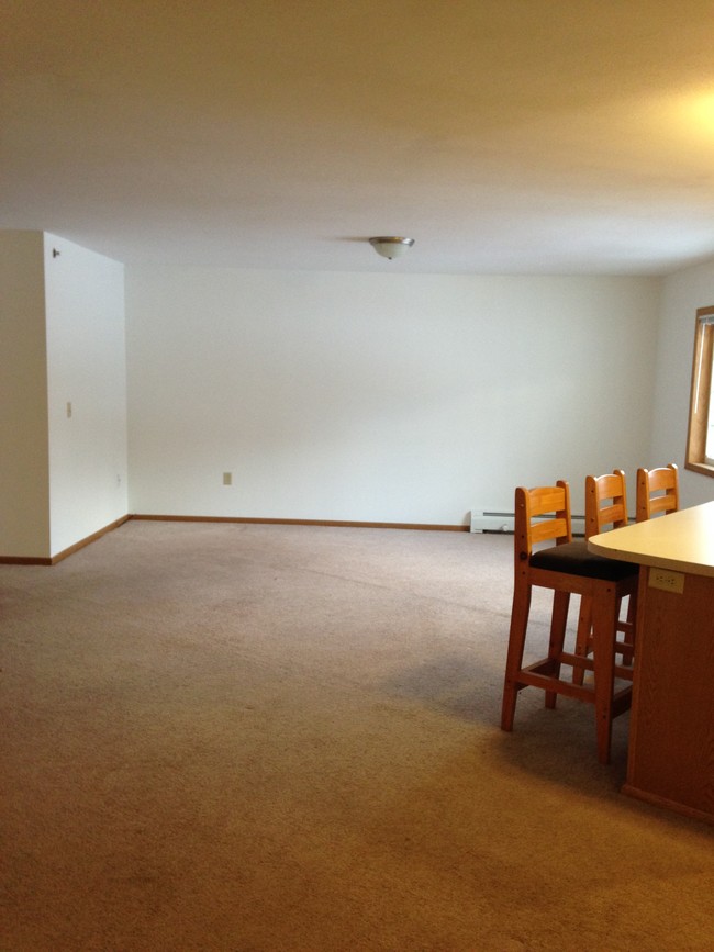 Building Photo - 515 Ontario Ave