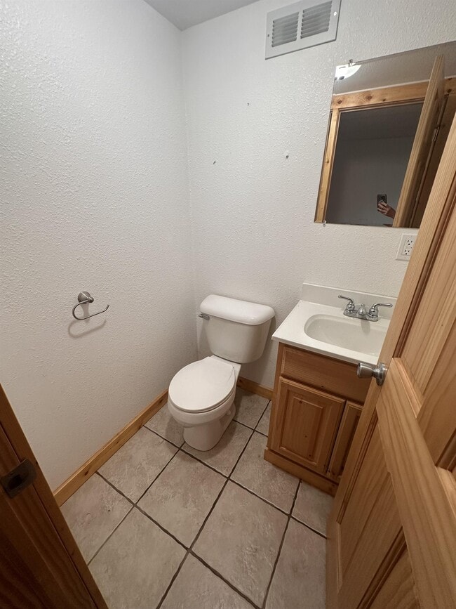 Building Photo - 1710 Scenic View Dr