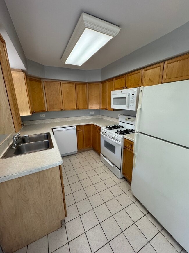 Building Photo - 2944 Harlem Ave