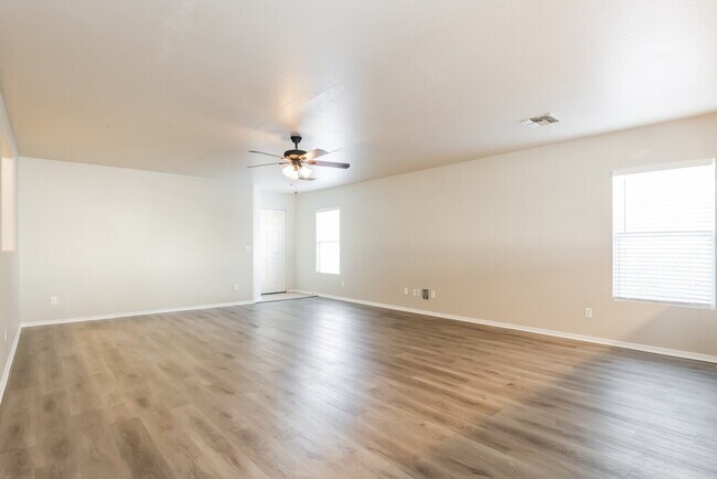 Foto del edificio - 4090 E Silverbell Rd