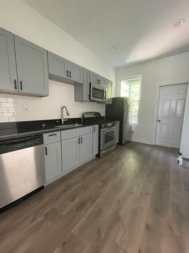 Building Photo - 1523 S Homan Ave