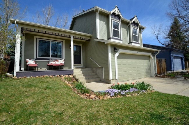 Photo - Fantastic 4BR, 3.5BA! Deck, FP, great yard, location!! (Regal) House