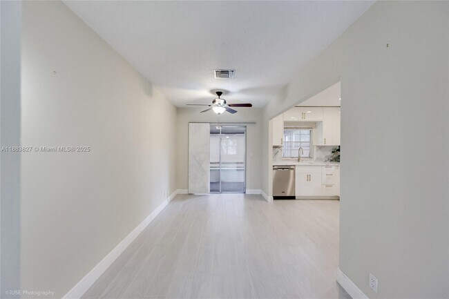 Foto del edificio - 8004 SW 20th Pl