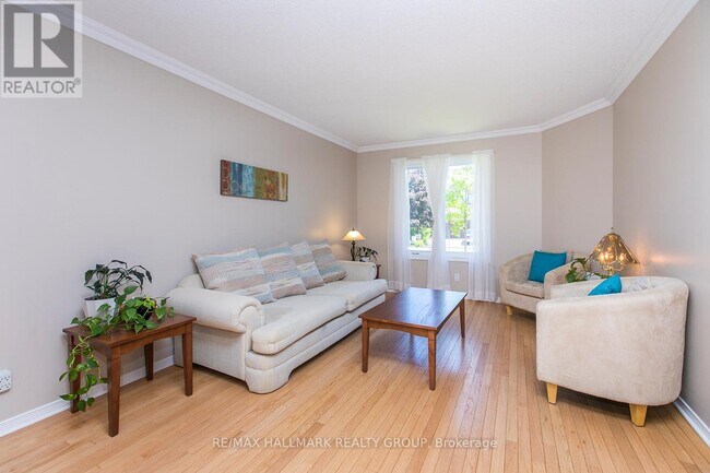 Building Photo - 382 Place Pauline Charron