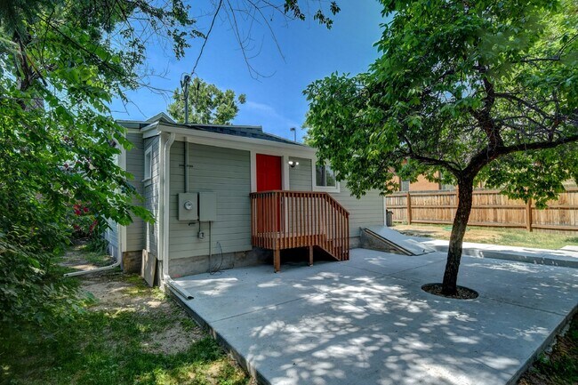 Building Photo - New Sunnyside House, Full Remodel, 2Bed/2Bath