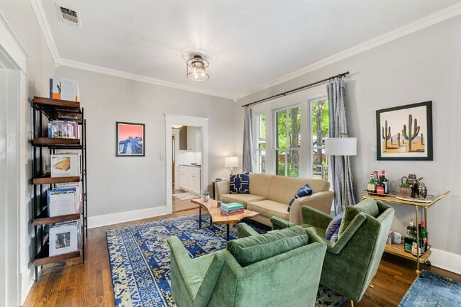 Foto del edificio - 5202 Grover Ave