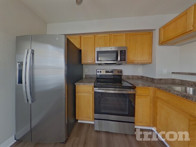 Foto del edificio - 13295 Holly St