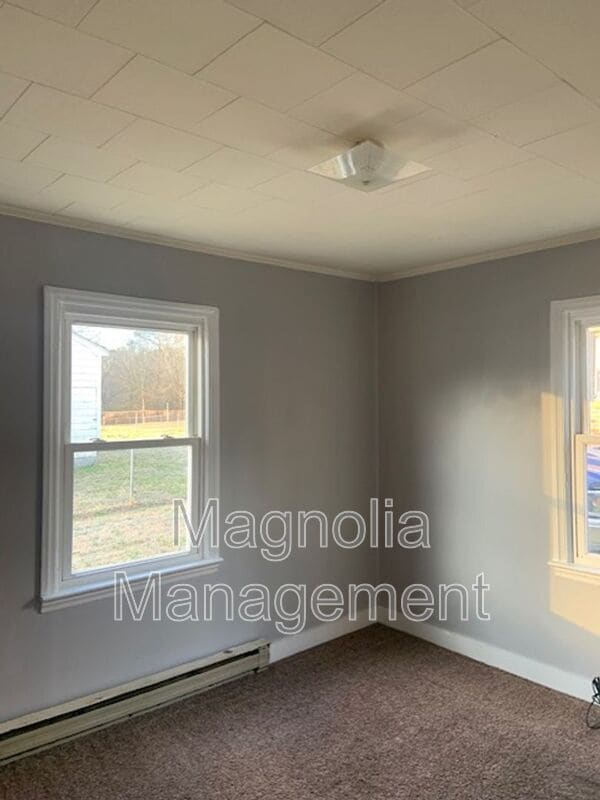 Foto del edificio - 203 Belmont Dr