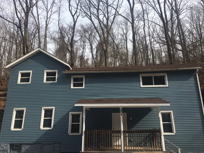 Building Photo - 372 Cliff Mine Rd
