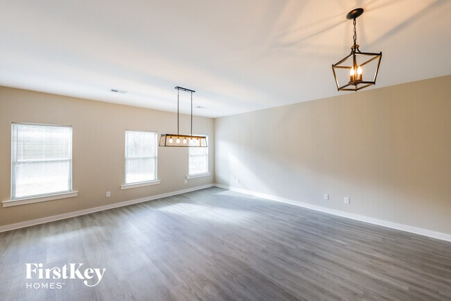 Foto del edificio - 267 Lakewood Ln