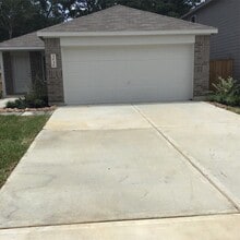 Building Photo - 3030 Mallorca Dr