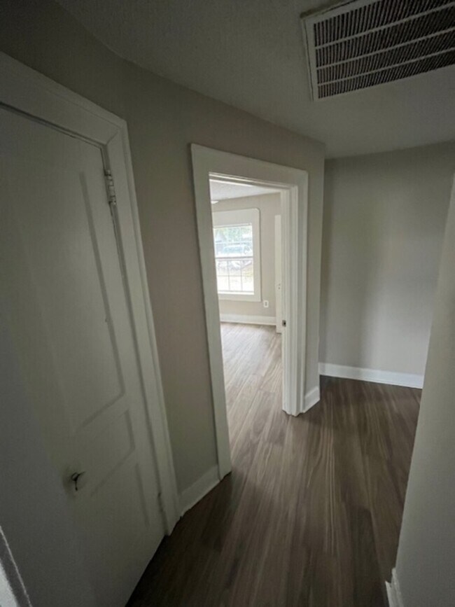 Building Photo - 312 Charlotte Ave