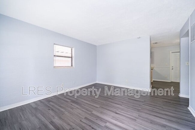 Foto del edificio - 5601 Andora St