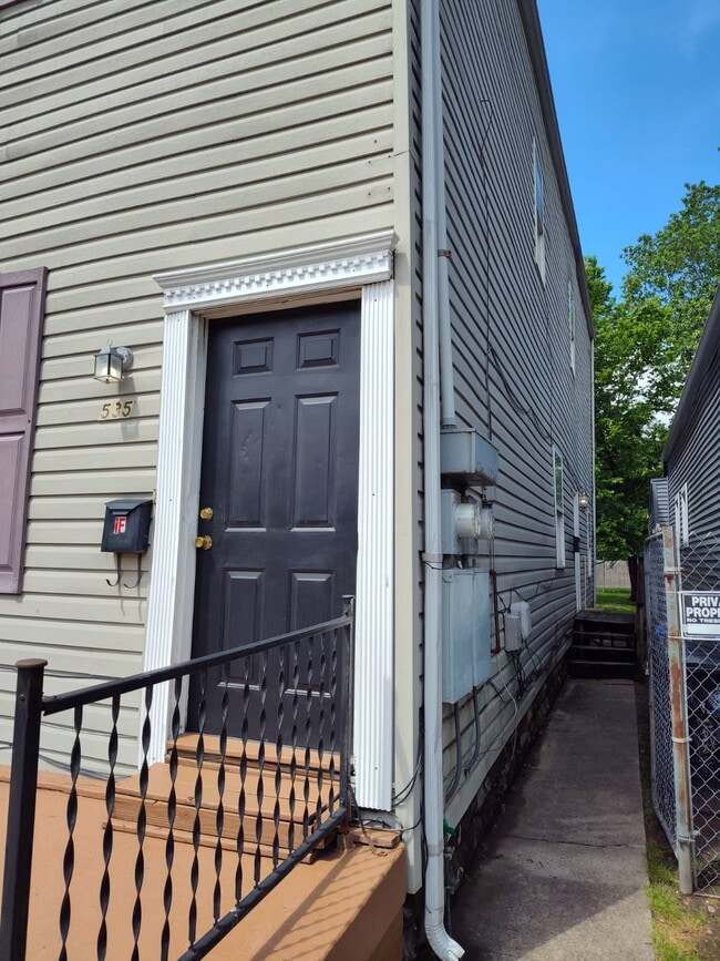 Building Photo - 535 E Kentucky St