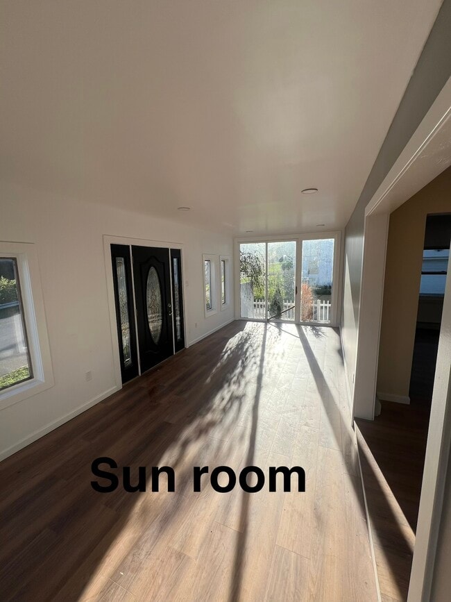 Building Photo - 436 Brook St