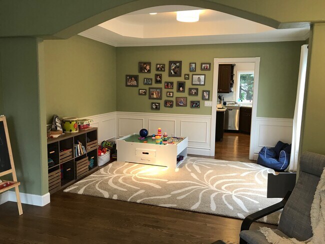 formal dining room (but makes a great playroom right off of the kitchen) - 16524 SW Timberland Dr