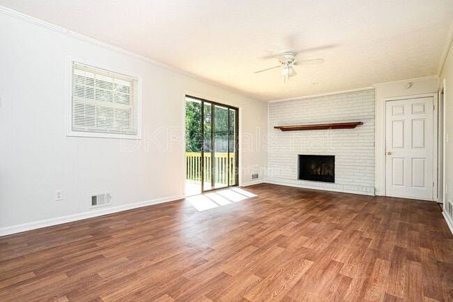 Foto del edificio - 2807 Hickory Ln