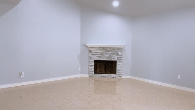 Building Photo - 10318 Richmond Hill Dr