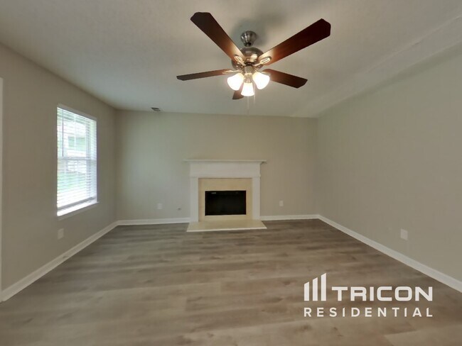 Building Photo - 7618 Lakemoor Drive Riverdale GA