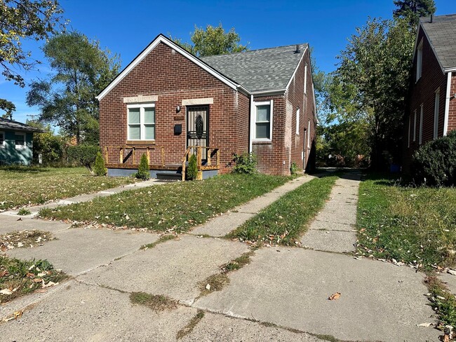 Foto del edificio - Beautiful Brick Bungalow