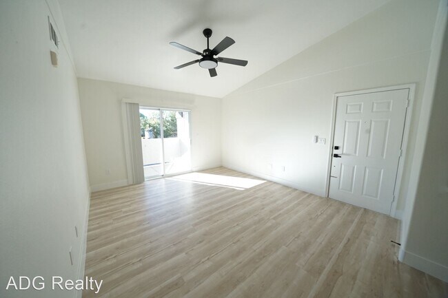 Foto del edificio - 1 br, 1 bath House - 7255 W Sunset Rd #217...