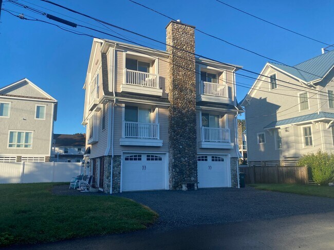 Building Photo - 5 Penfield Pl