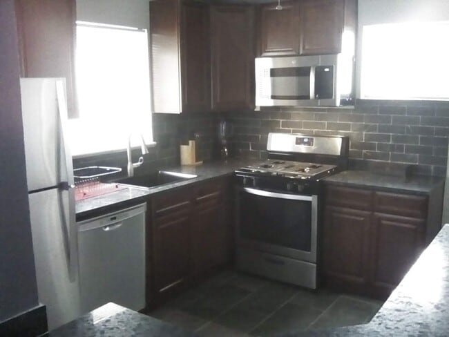 kitchen pic 1 - 3511 Pontiac St