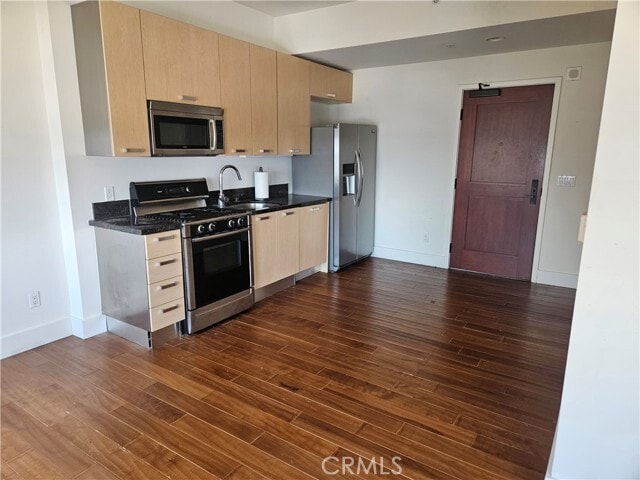 Building Photo - 460 S Spring St