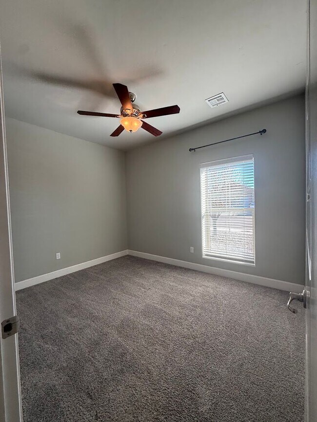 Foto del edificio - 841 Sky Ranch