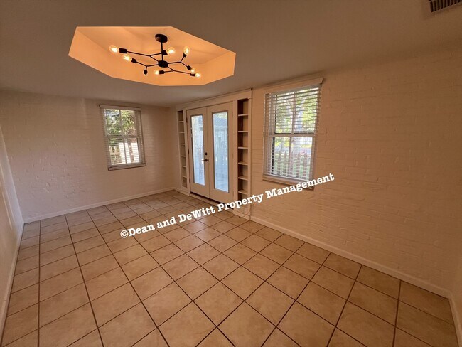 Building Photo - 1 Bed/1 Bath - Unit 12
