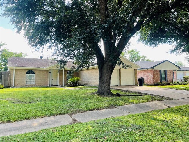 Foto del edificio - 12431 Huntington Field Dr